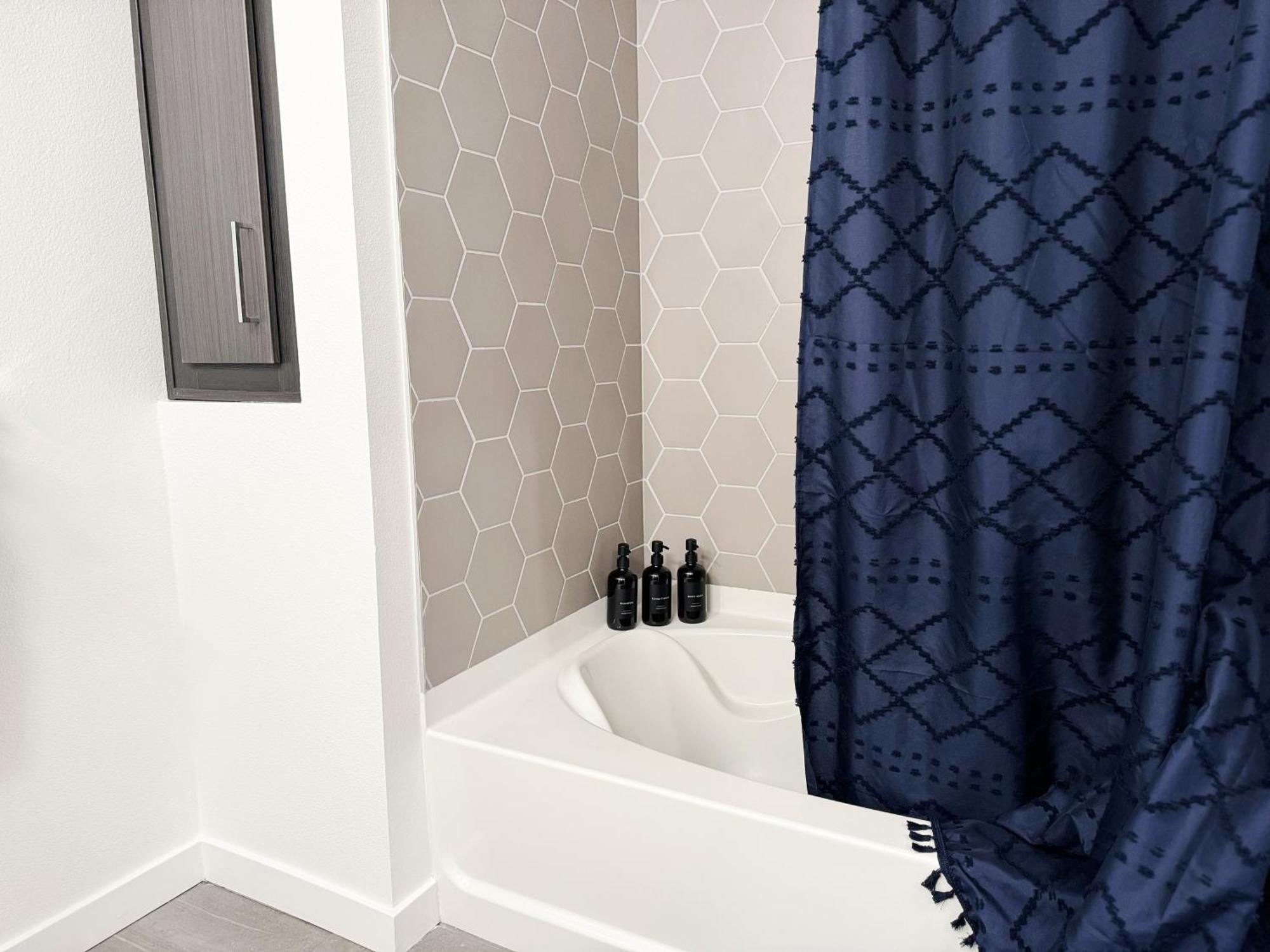 Appartement Modern London Style In Hollywood -free Parking *